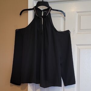 BOLD elements Black 3/4 Sleeve Asymmetrical Blouse